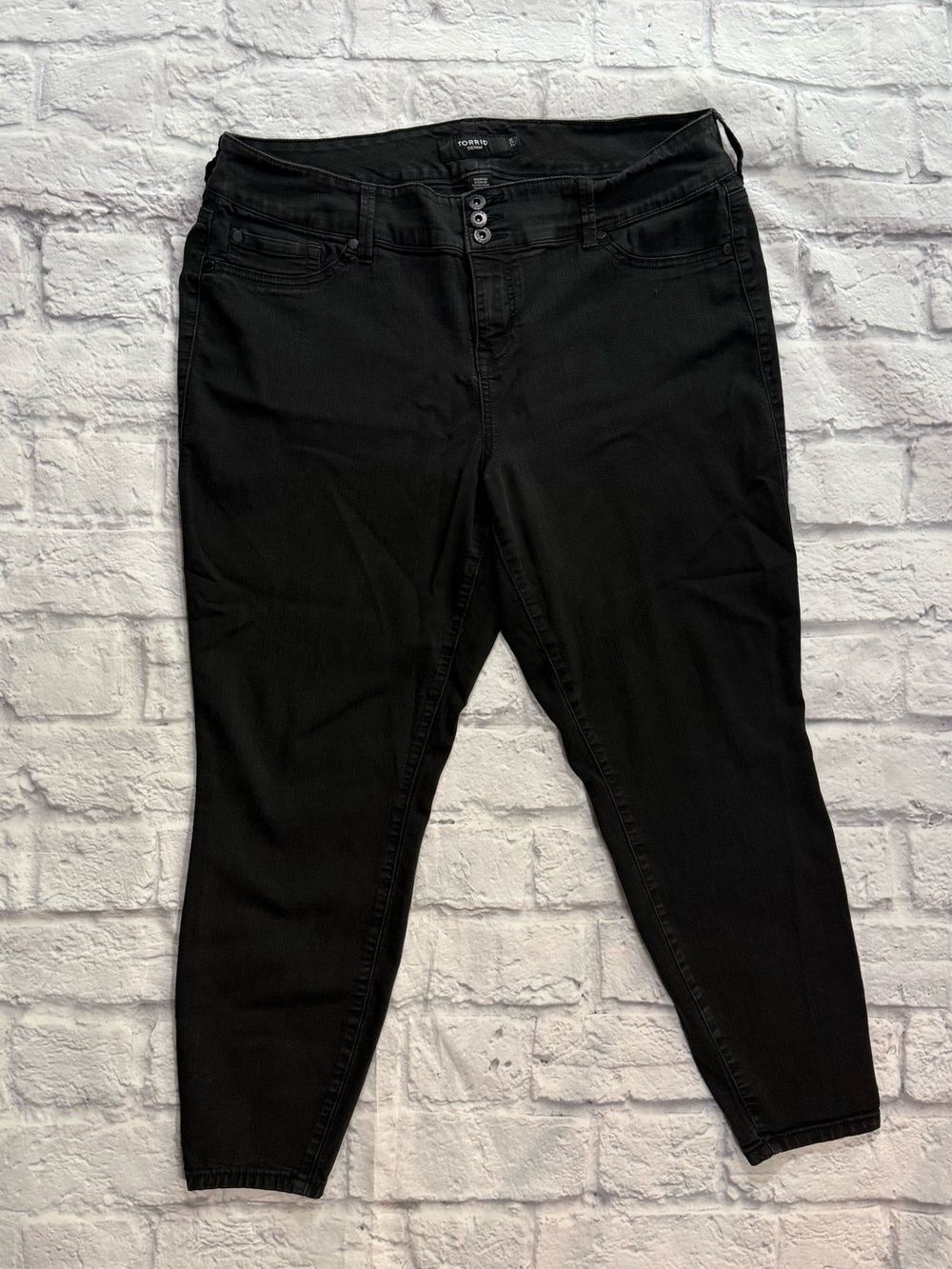 torrid Black High-Rise Stretch Jeggings with Triple Button Waist plus 22R